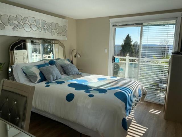 Ocean Breeze Executive Bed And Breakfast North Vancouver Exterior photo